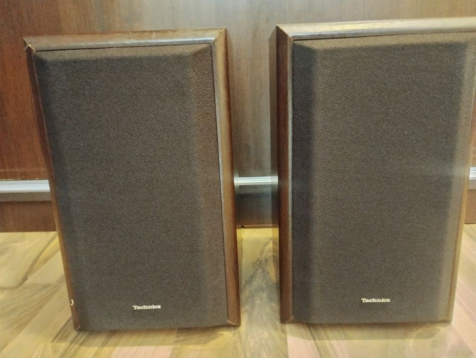 Vând boxe technics HD 81 sau schimb cu subwoofer activ.