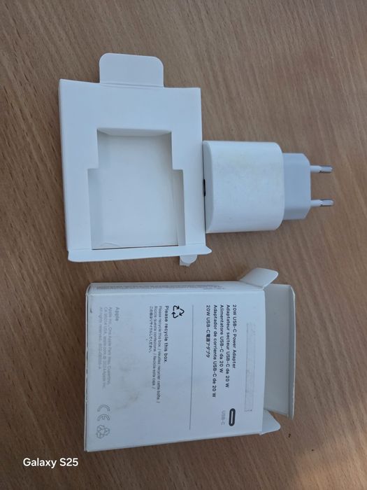 Блок зарядки на айфон 20w