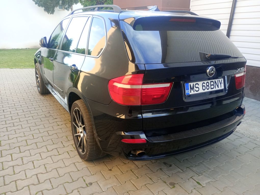 BMW X5 e70 se oferă fiscal mașină întreținută