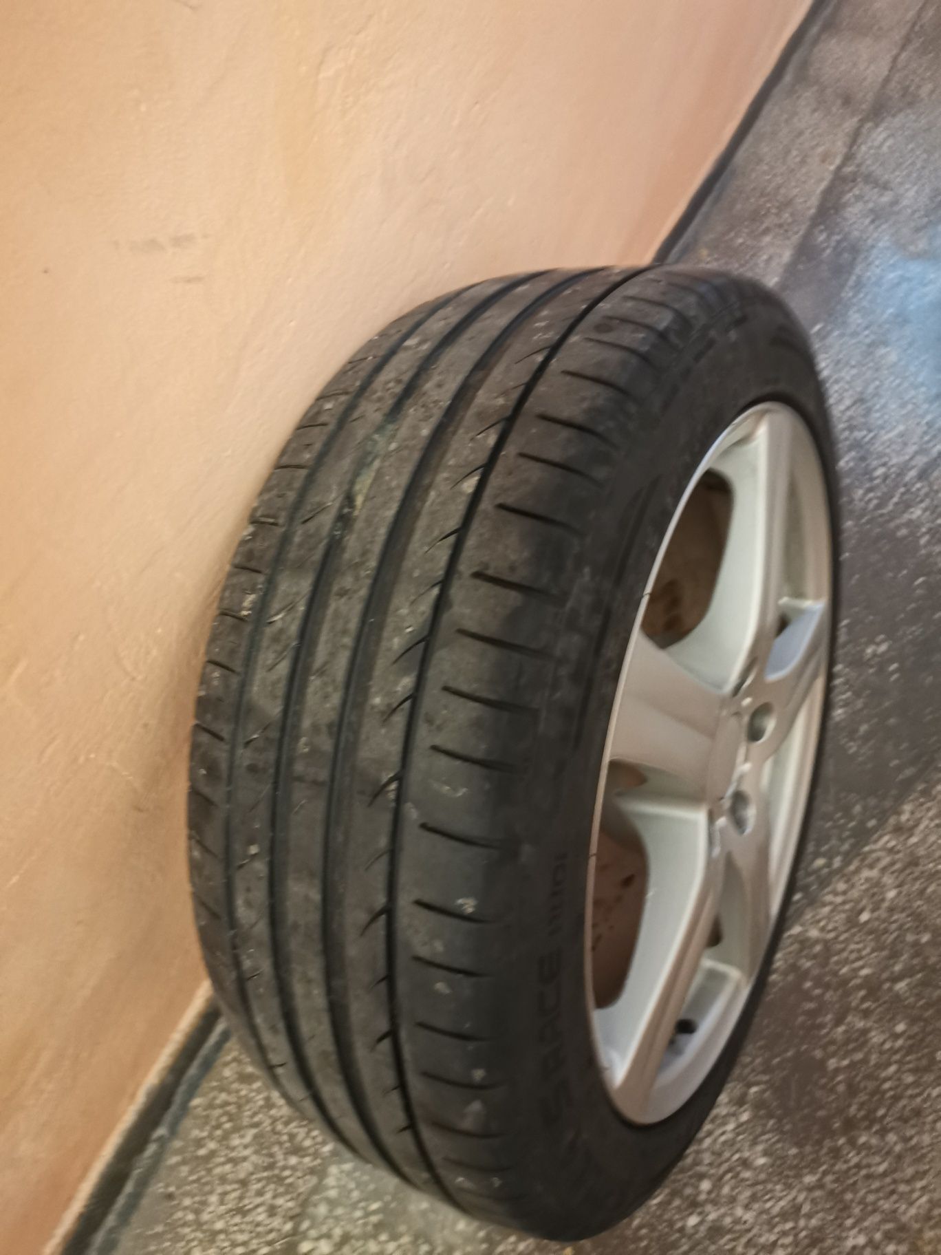 Anvelope vara 225/45 R17 94y