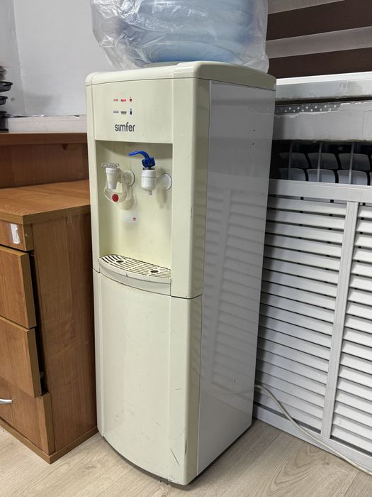 18000 тг.продается кулер для воды. город Туркестан.