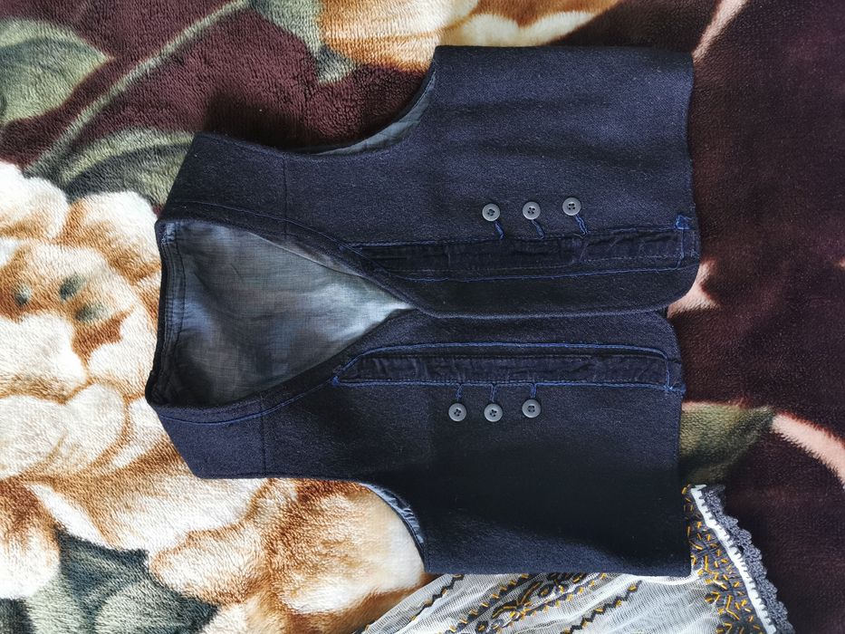 Ie +Vesta autentica tradițională veche 100 ani