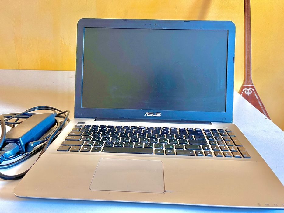 Ноутбук Asus x555l