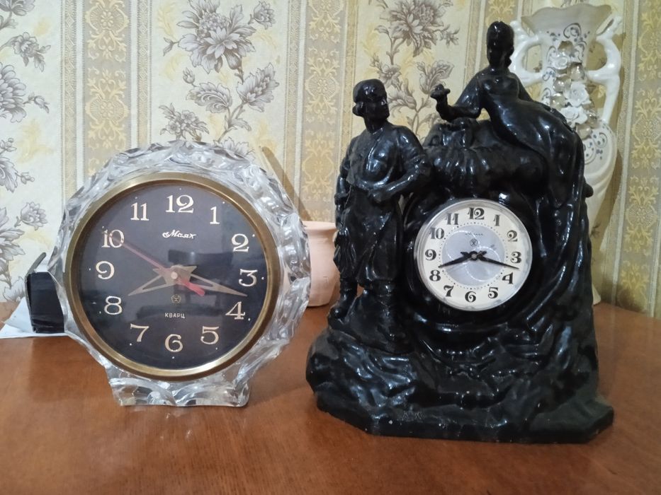 Продам часы настольные