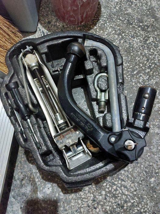 Глава за теглич нова.и пълно обурудване за VW Ауди Сеат Шкода и др.