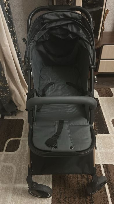 Коляска прогулочная