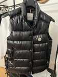 Vesta moncler in stare foarte buna