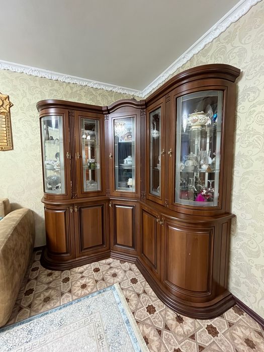 сервант, шкаф в хорошем состоянии