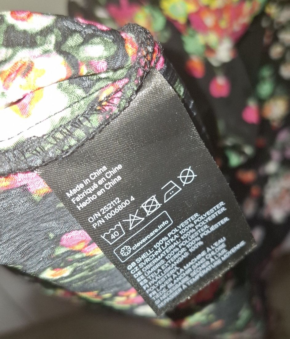 H&m платье.в миди длине.не новое