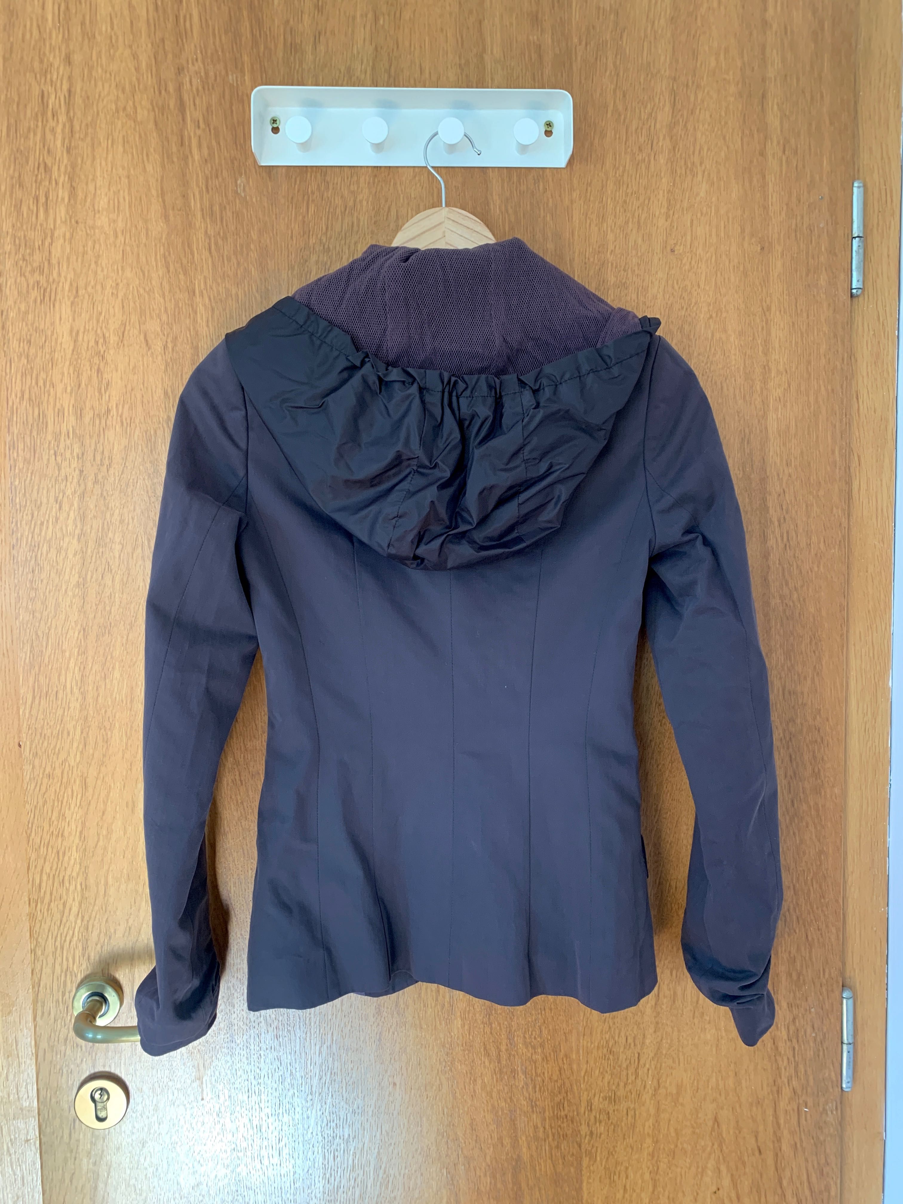Дамско лилаво сако XS (34) Capaska