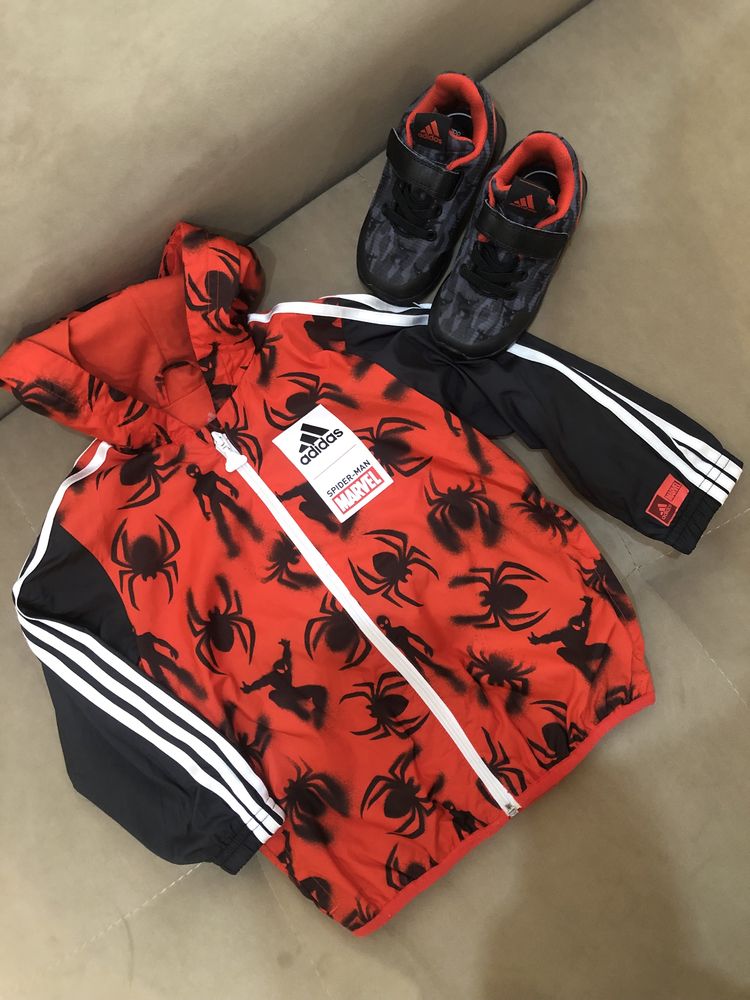 Adidas оригинал колобрация Марвел
