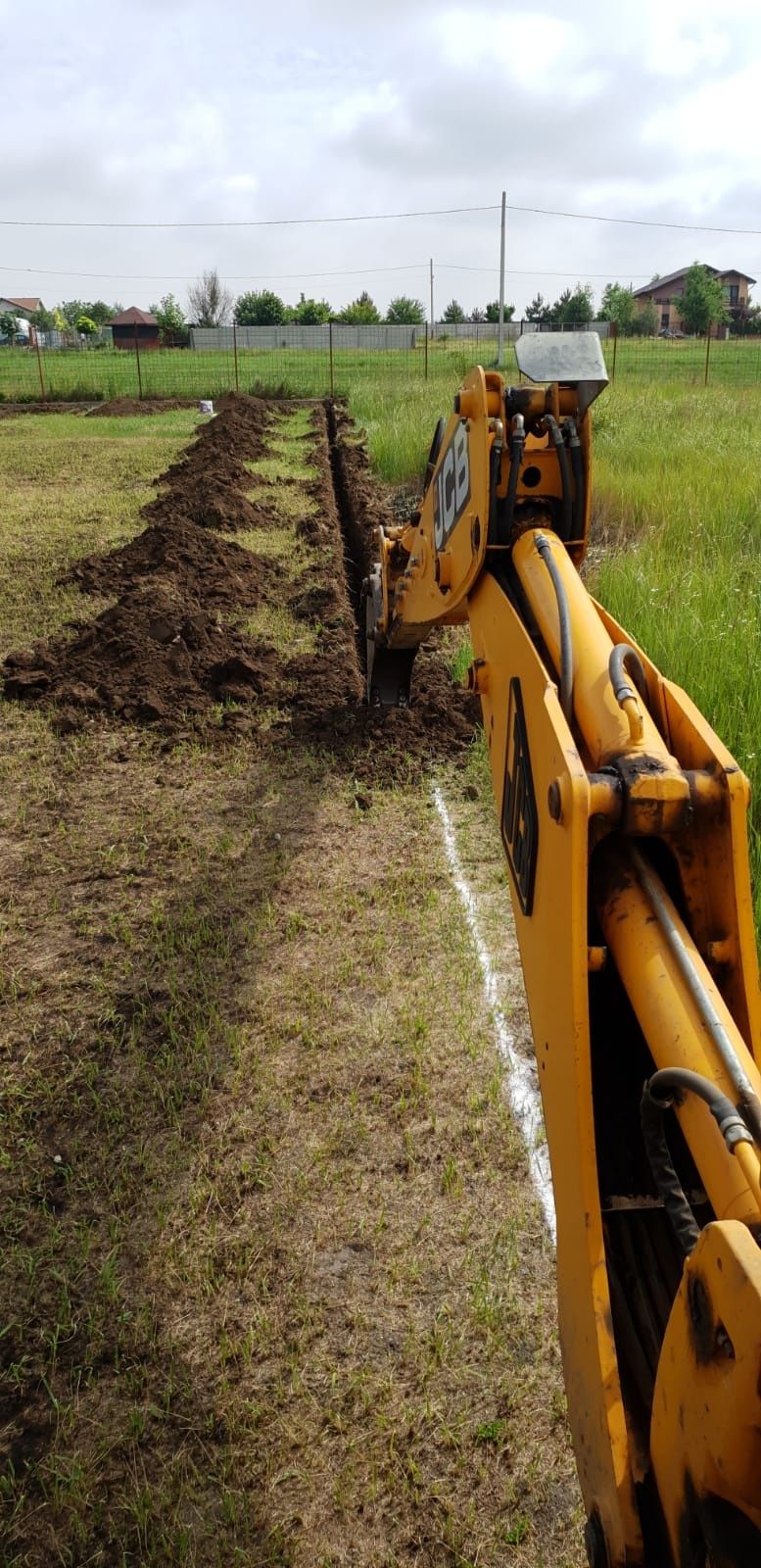 Inchiriez buldoexcavator pt santuri , fundatii, piscine si decopertari