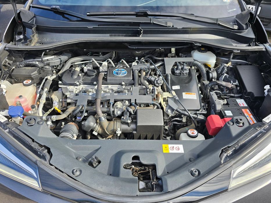 Toyota C-HR 1.8i HYBRID/Лизинг