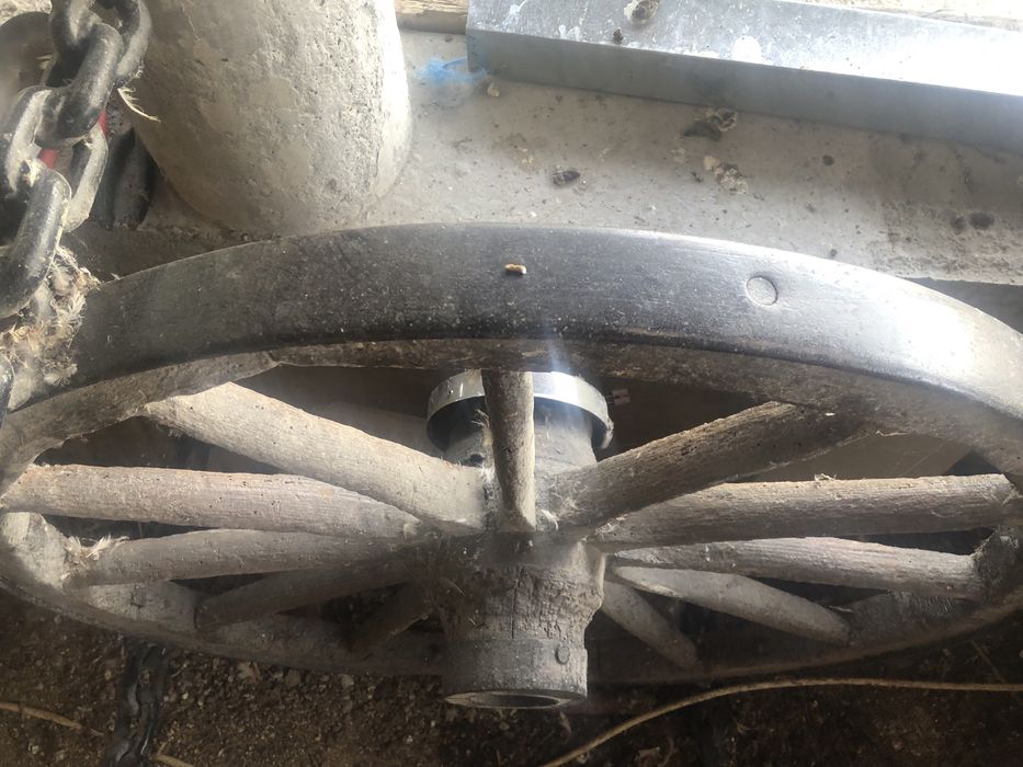 Vand roata car din lemn si metal