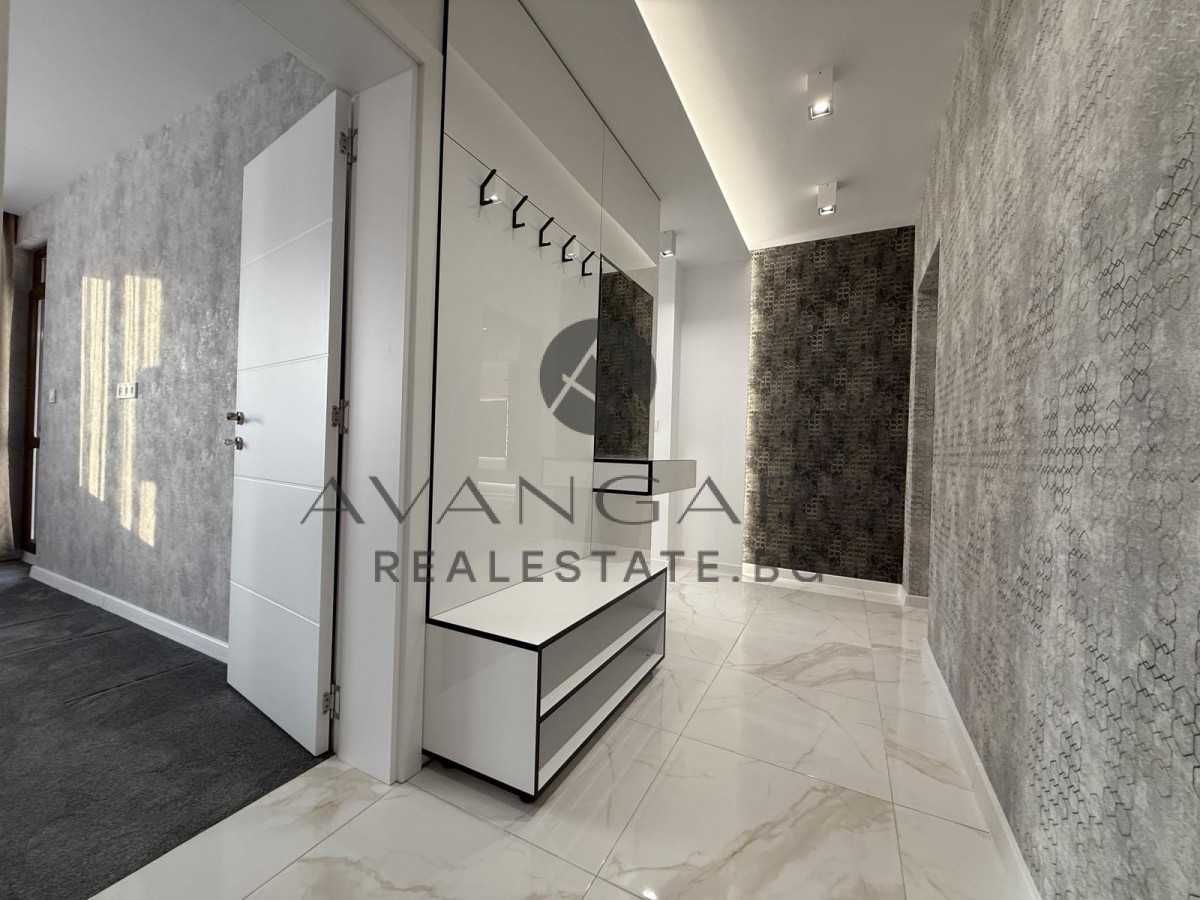 Продава се Тристаен апартамент в Пловдив, Остромила - 118 кв.м за 1907 €/кв.м - Снимка #9