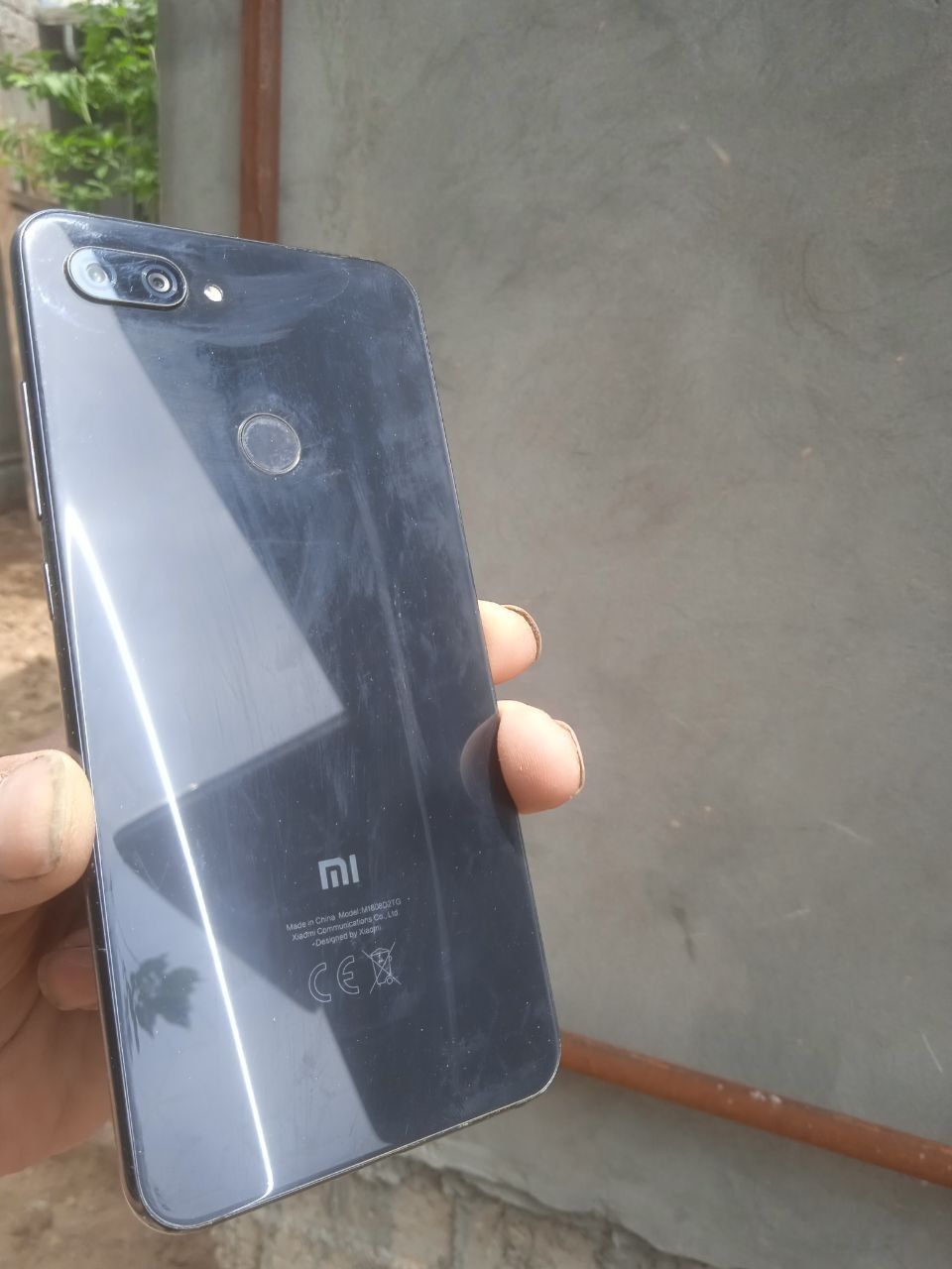 Xiaomi 8 lite sotiladi srochna