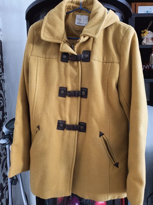 Продам горчичное пальто