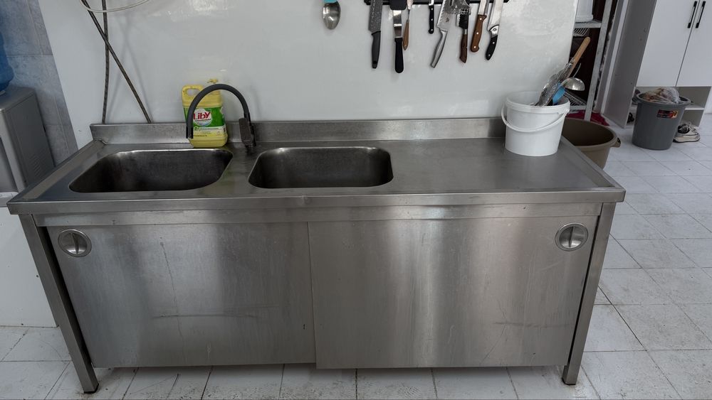 Продам большую двухкаперную мойку