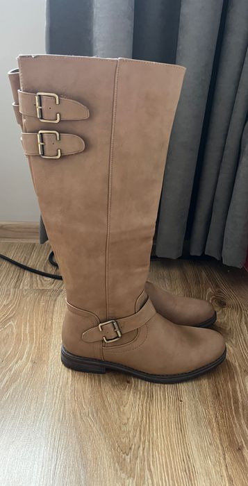 Нови високи кафеви кожени ботуши, номер 39