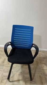 офисные стулья