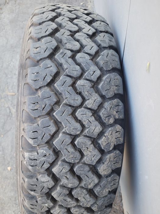 Один баллон резины R15