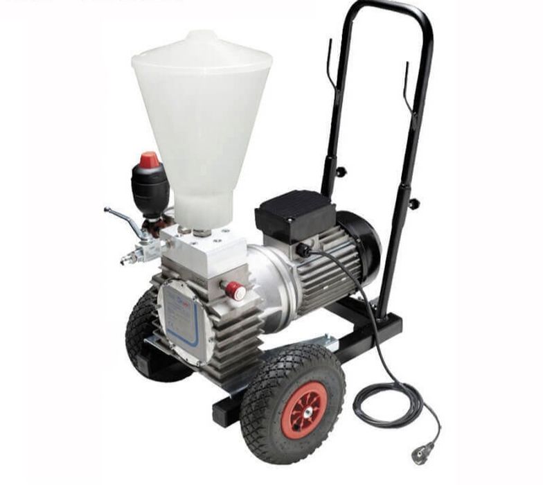 Машинна и ръчна финна шпакловка