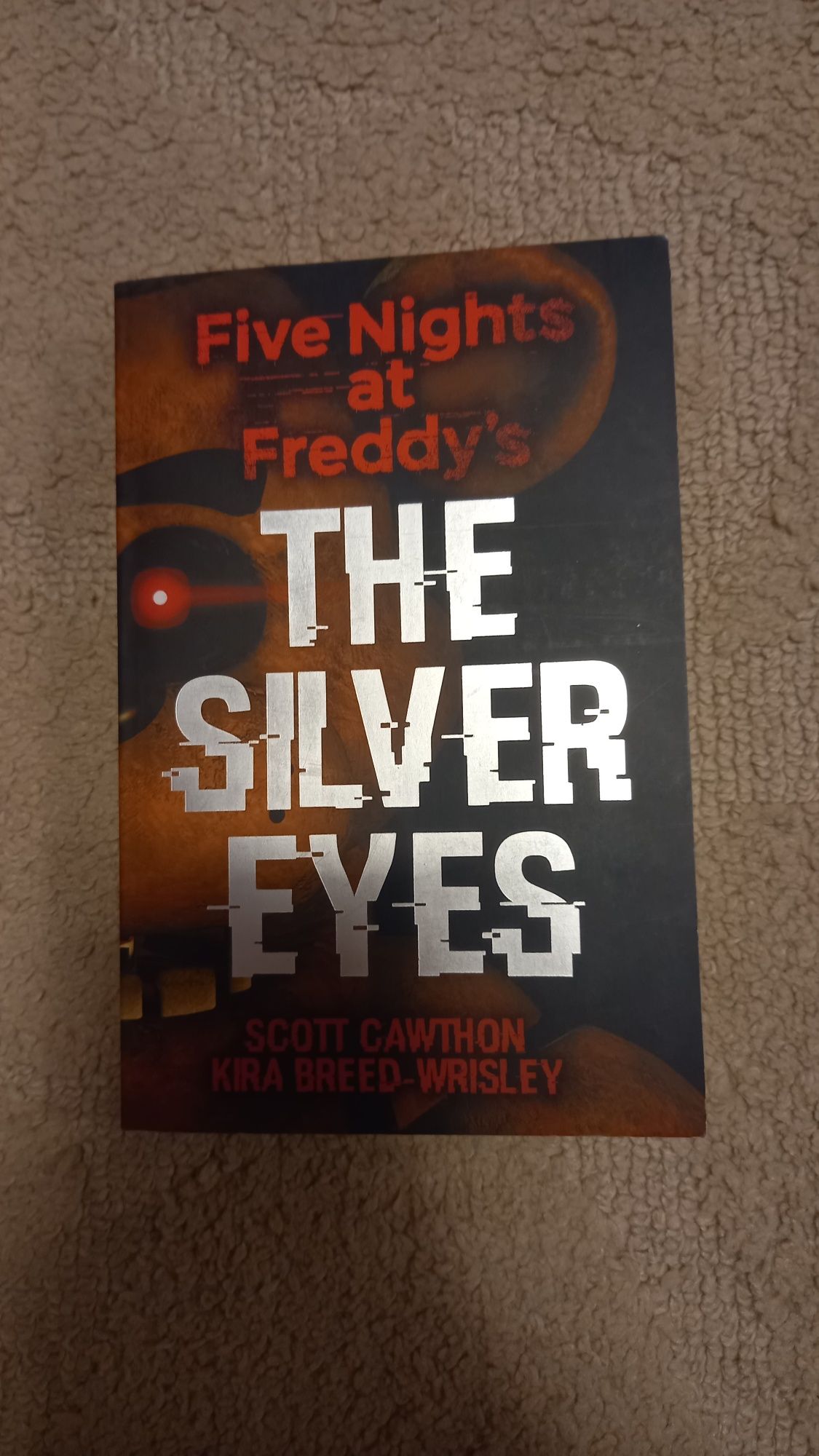 FNaF книги втора употреба