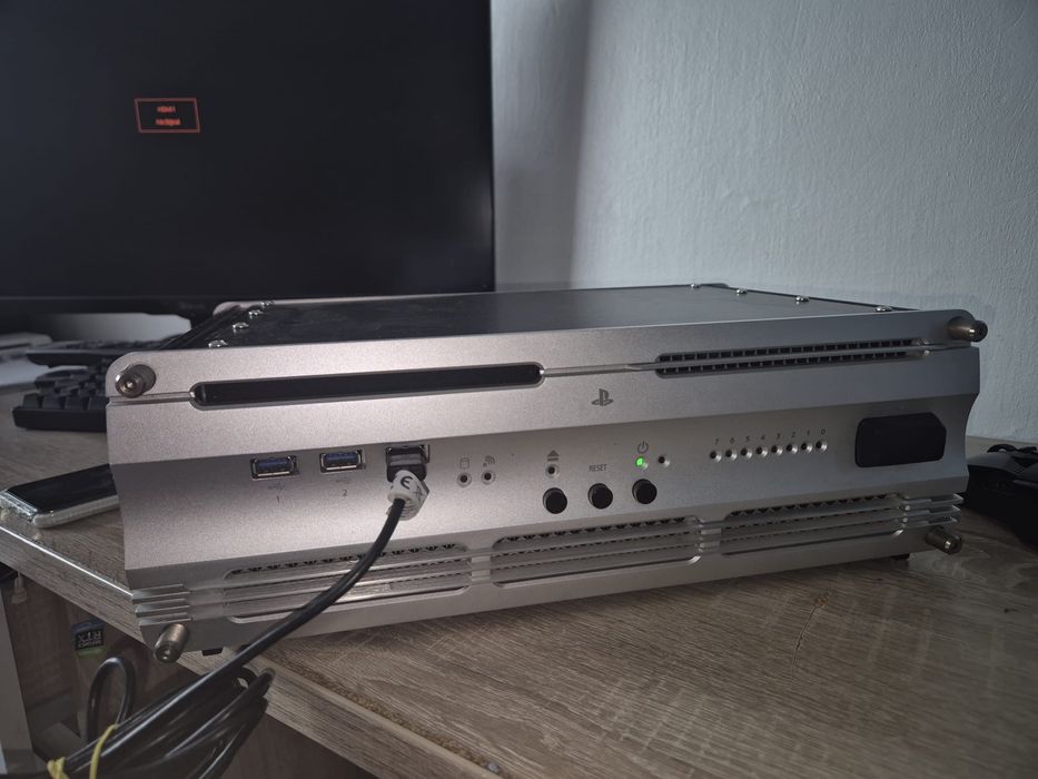 Pentru cunoscatori...Consola Development kit for PS4 DUH-D1000AA