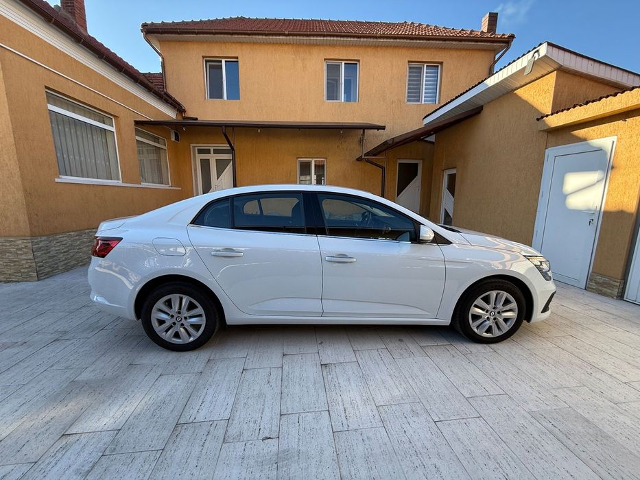 Renault Megane Sedan 2025 / in Garantie