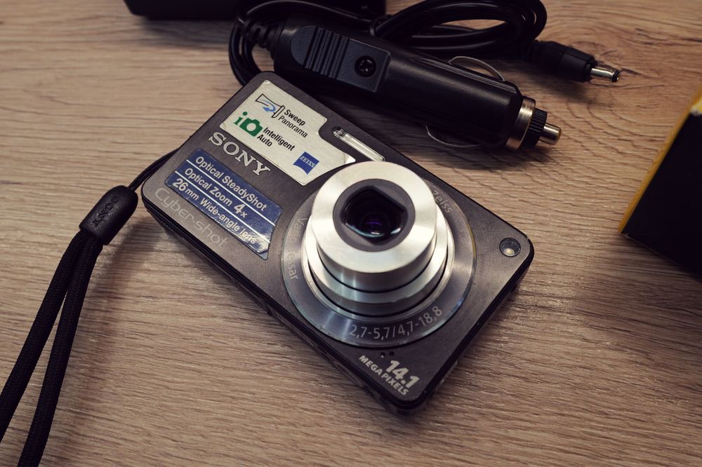 Aparat foto Sony Cybershot 14Mp Zeiss compact digital incarcator