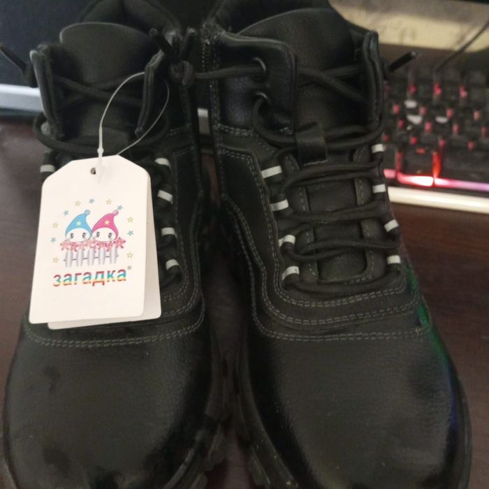 Новые детские ботинки