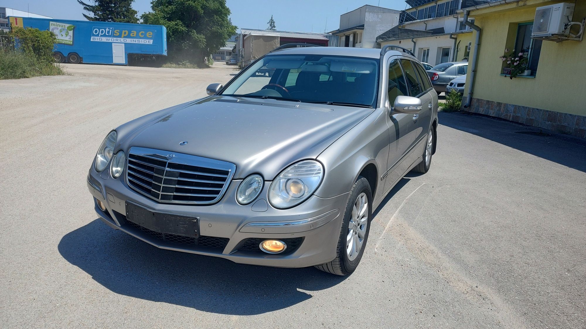 Mercedes W211 E на ЧАСТИ