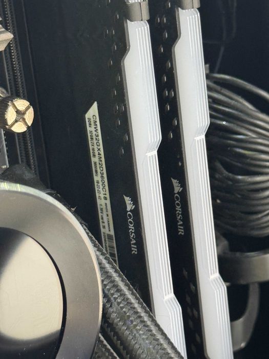 Garantie 24 Luni PC Gaming I5 11600KF/32GB RAM/SSD 1TB/RTX 4070Cashbox