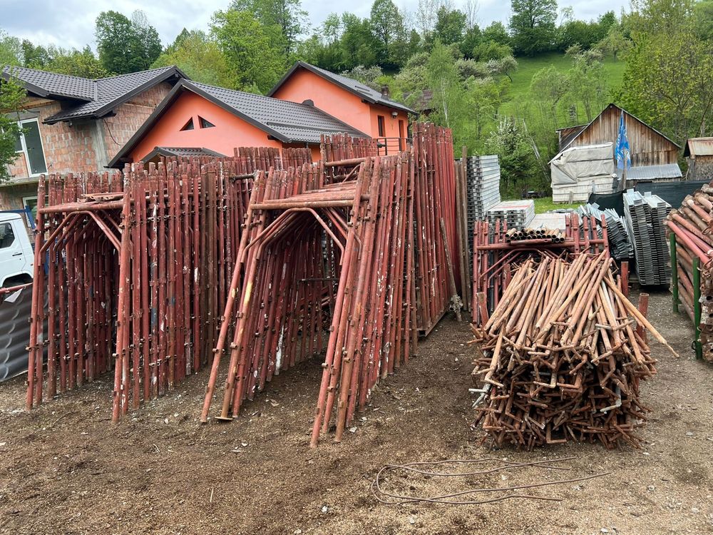 Schelă si popici metalici