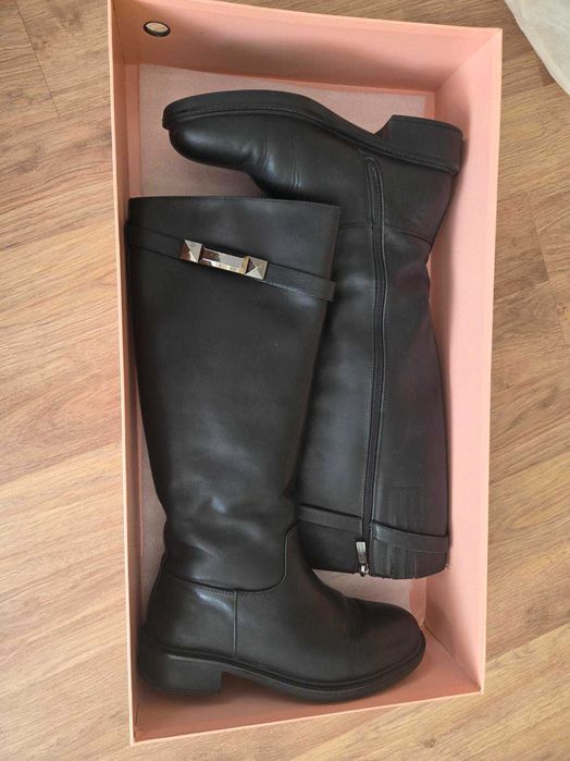 Кожени дамски ботуши Fabiano с нисък ток