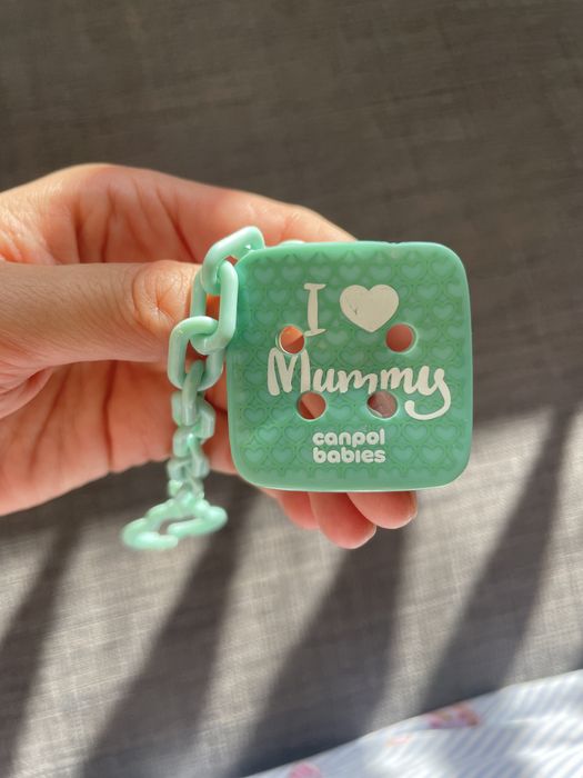 Залъгалки, шишета и други прибори за бебе