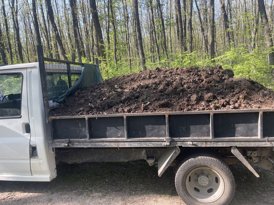 Pamant vegetal de vanzare