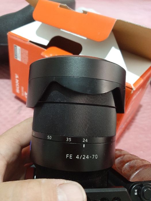 Обектив Sony FE 24-70mm f4 za oss