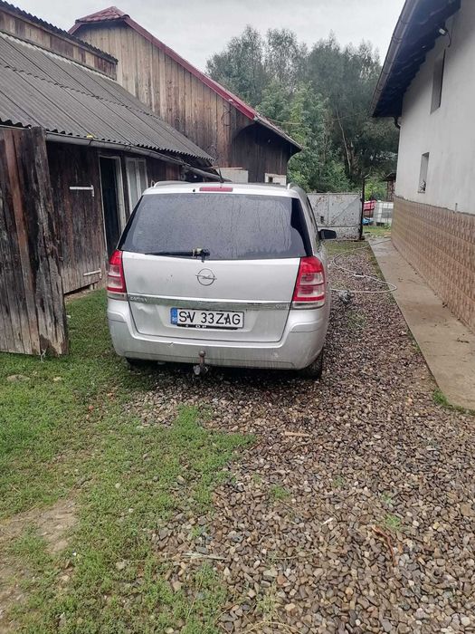 Vând Opel Zafira