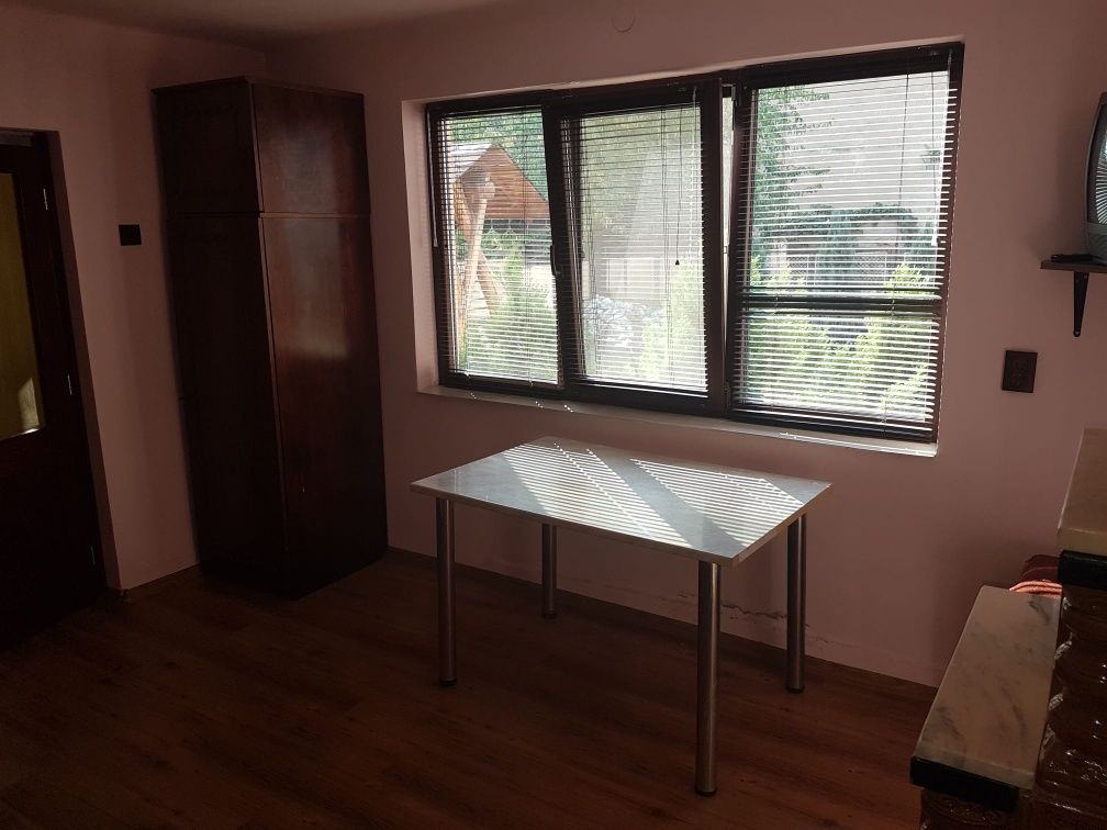 Apartament 2 camere închiriez