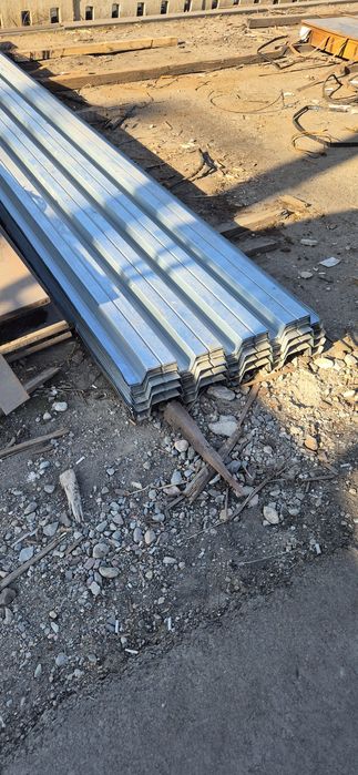 Профнастил листы длинна 9,7 ширина, 93см, толщина 0,7  В хорошем состо