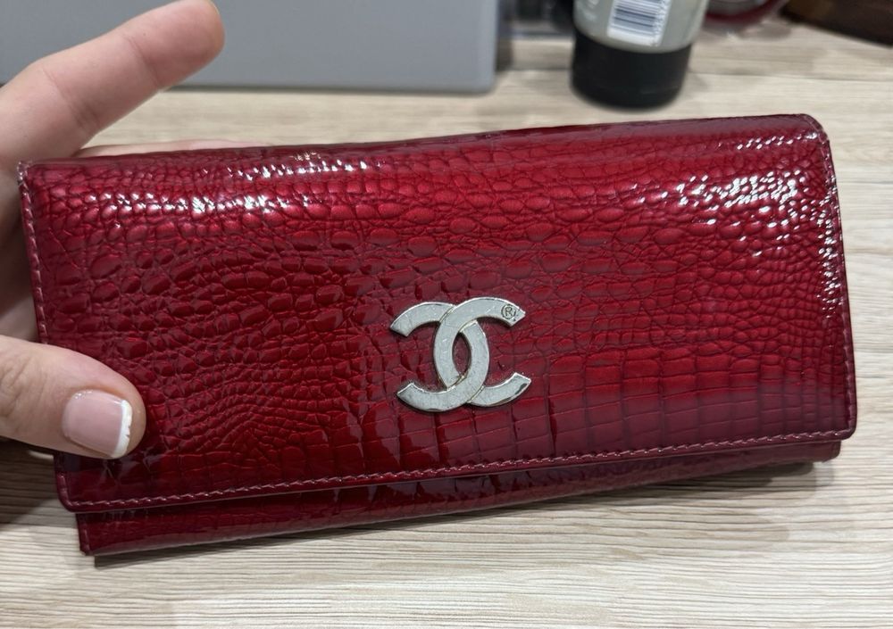 Дамски портмонета Chanel,Tommy Hilfiger