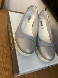 Продам женскую обувь итальянского производителя IMAC. Цена: 10000 тг.
