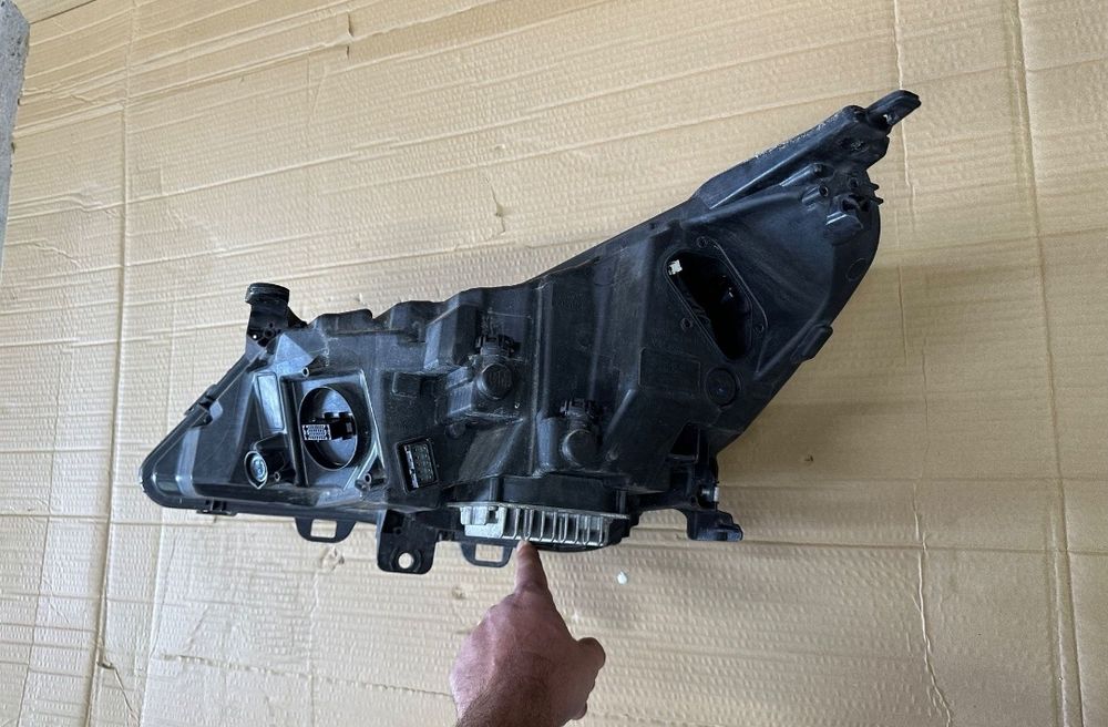 Far dreapta Full Led Matrix Opel Astra K ( fara defect )