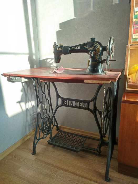 Промышленная Швейная машинка SINGER ножная чугун