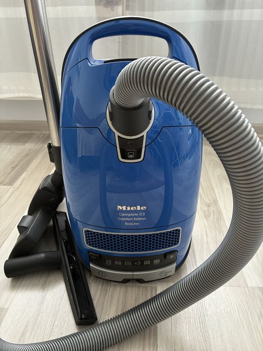Aspirator  Miele cu sac.