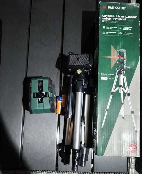Nivela laser cu linii incrucisate Parkside PKLL 10 B4, cu trepied