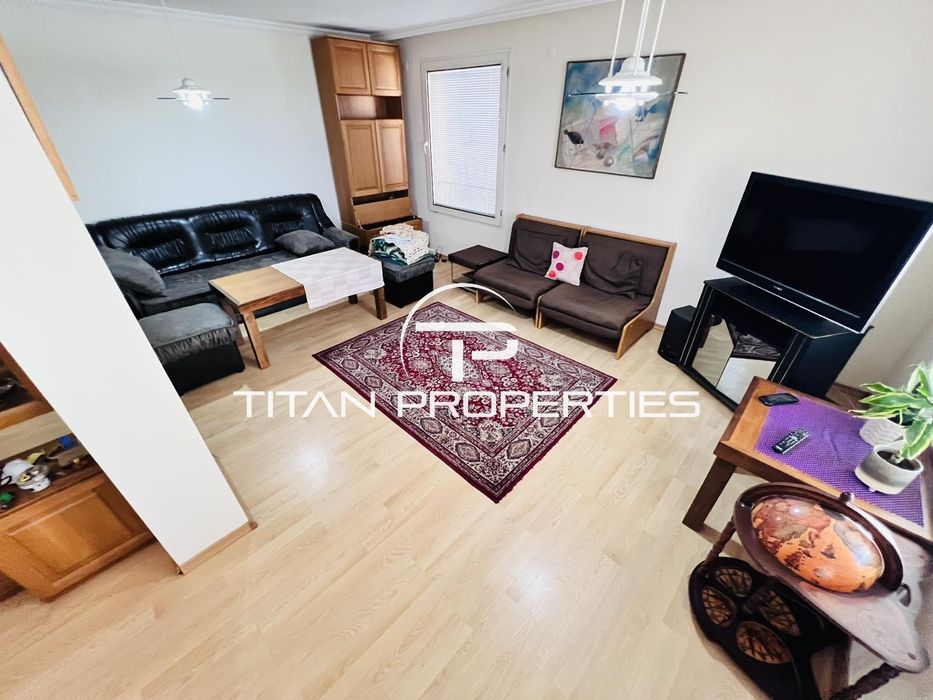 Тристаен апартамент в ж.к Възраждане.