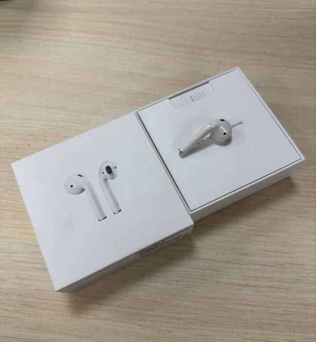 Airpods 2 поколения, правый наушник
