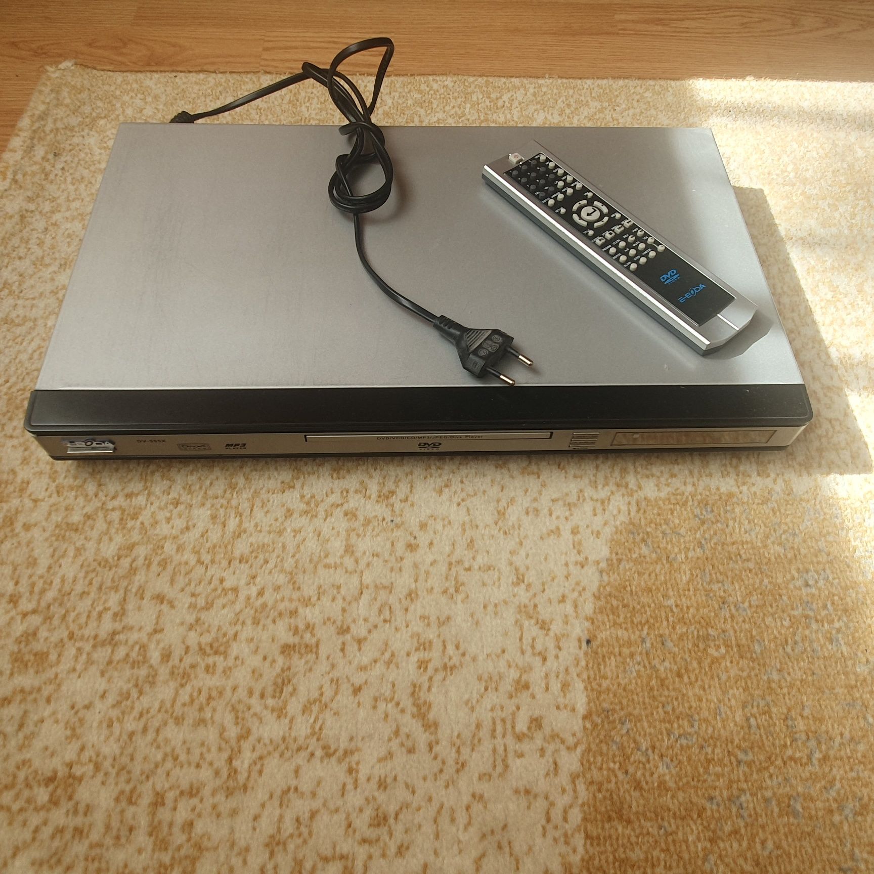 DVD player e-Boda model DV-555X